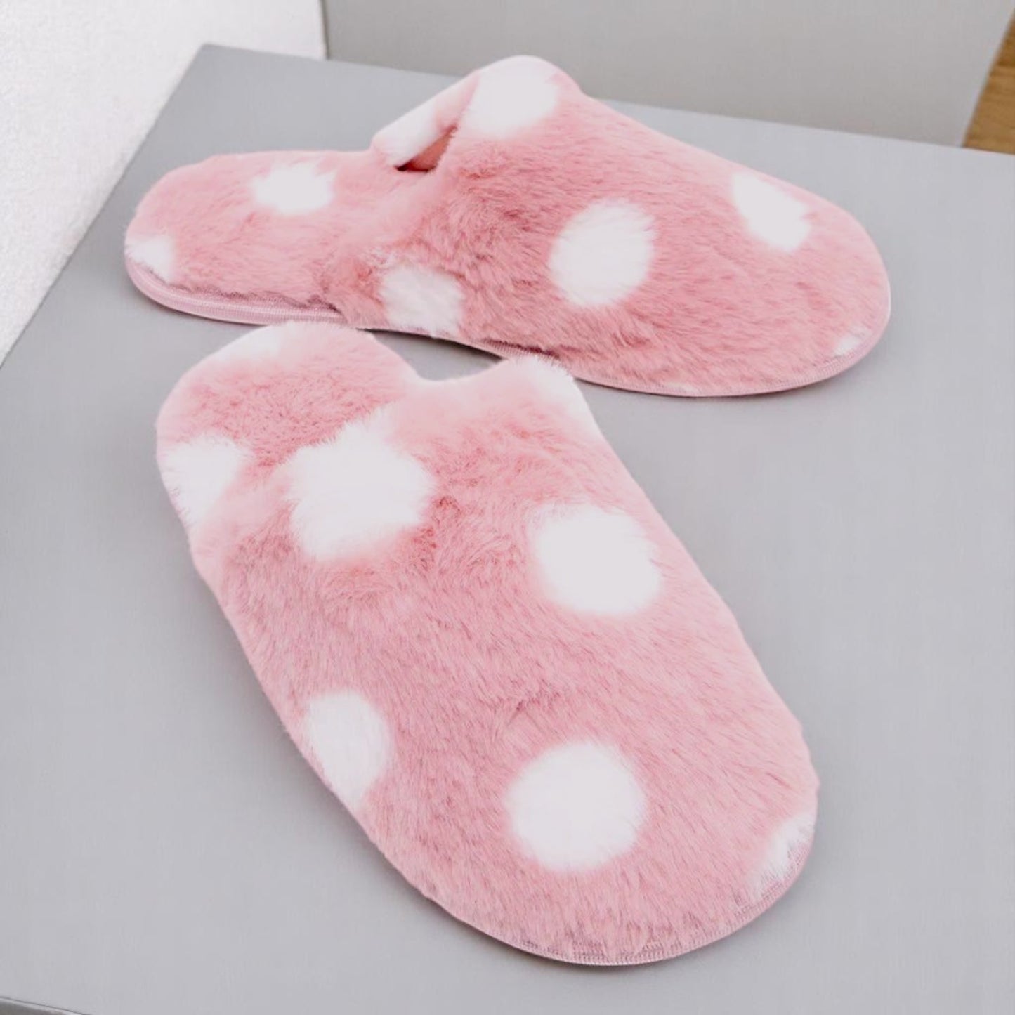 Pantoufles Femme - CozyWarmSlippers™ - Rose à Pois Blancs