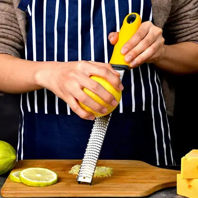 Outil de cuisine - ZesterGrater™ - Jaune