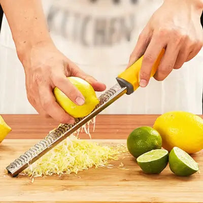 Outil de cuisine - ZesterGrater™ - Jaune