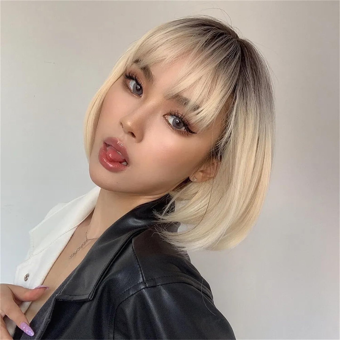 Perruque Courte Femme - NaturalLookPixie™ - Blond platine avec racines foncées