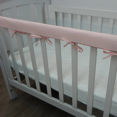 PROTEGE BARREAU LIT BEBE - RailGuard™ - Rose