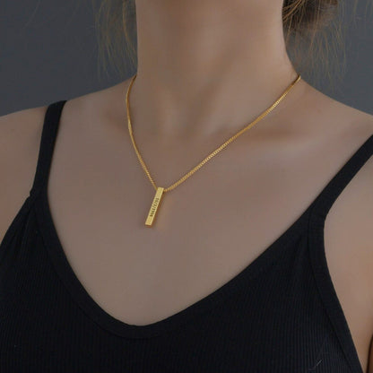 Elegancy™ - Collier avec pendentif carré gravé | Bijoux